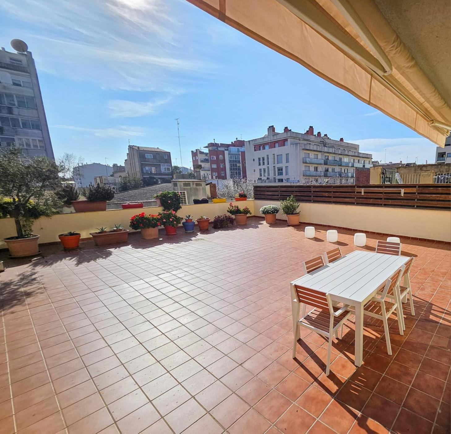Apartamento Vilallonga Фігерас Екстер'єр фото