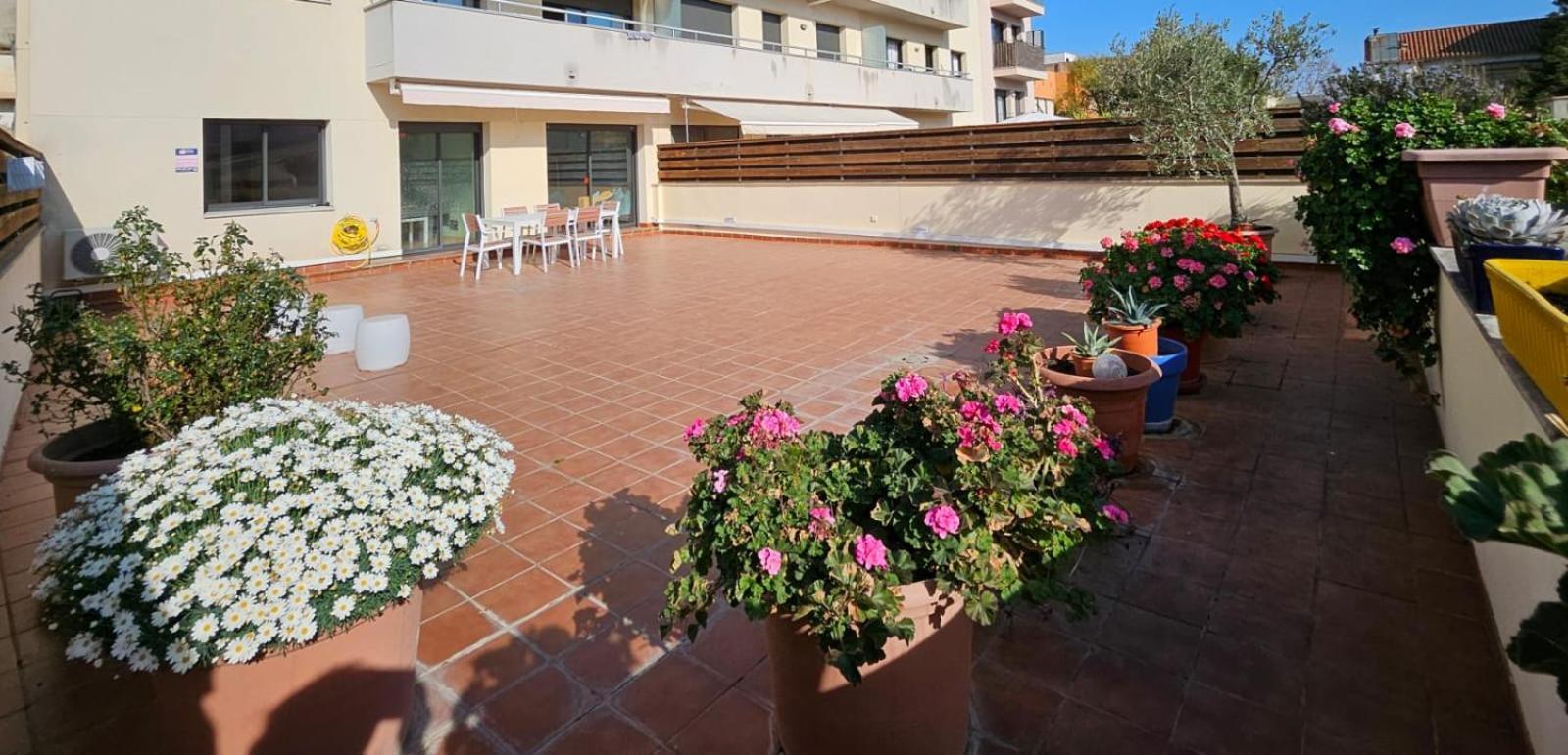 Apartamento Vilallonga Фігерас Екстер'єр фото
