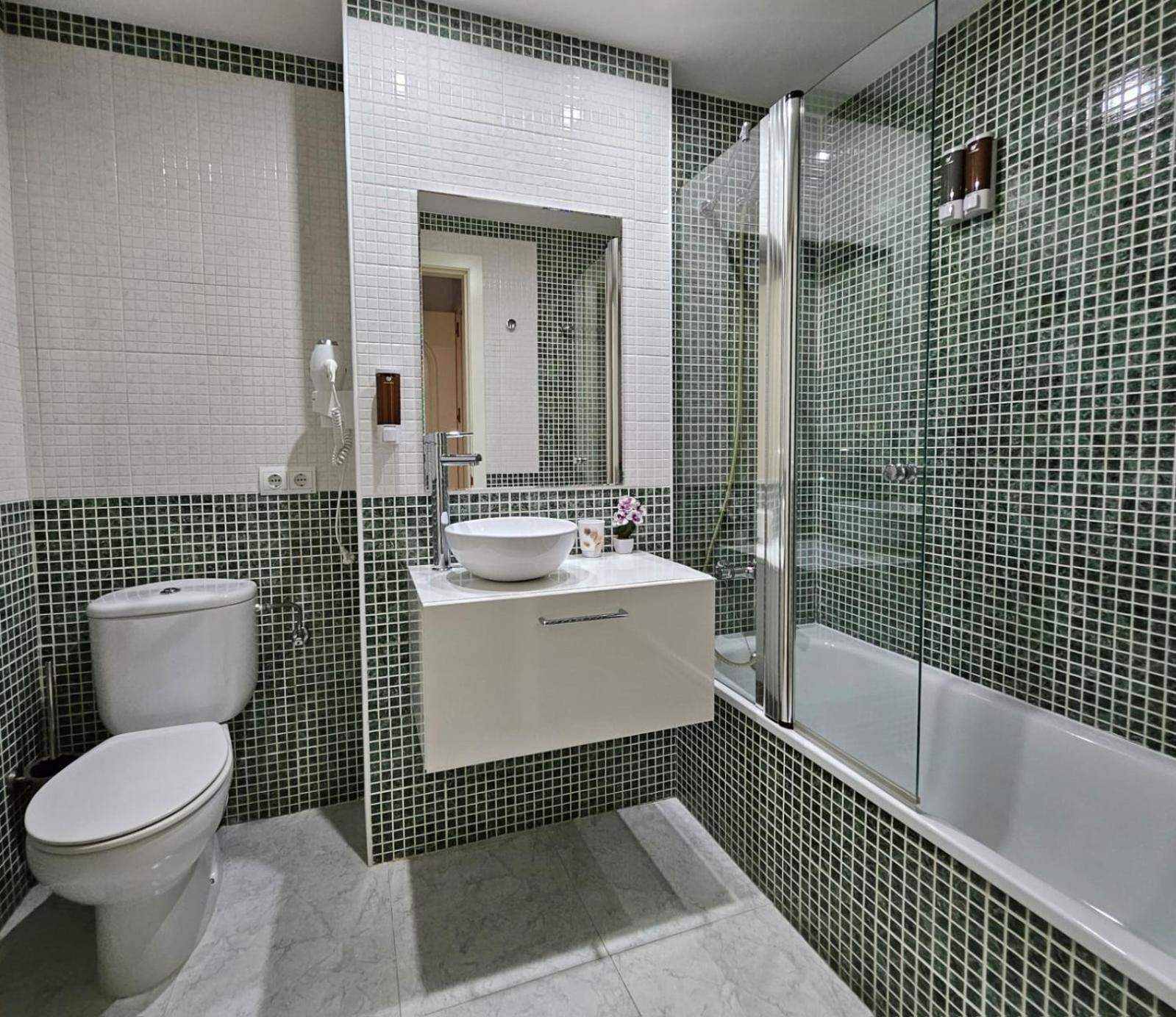 Apartamento Vilallonga Фігерас Екстер'єр фото